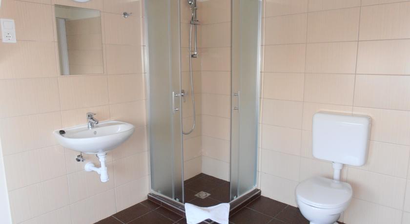 Albergue Martineum Felnőttképző Akadémia Szombathely Habitación foto
