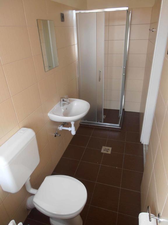 Albergue Martineum Felnőttképző Akadémia Szombathely Habitación foto