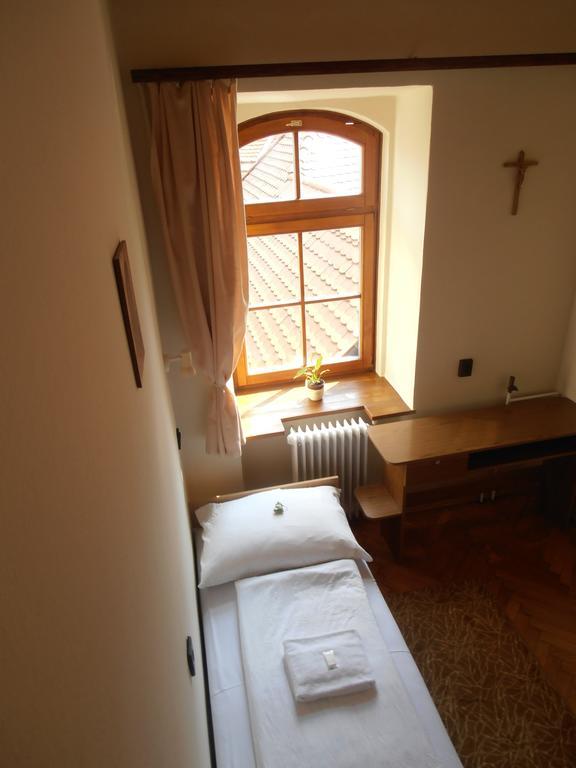 Albergue Martineum Felnőttképző Akadémia Szombathely Habitación foto