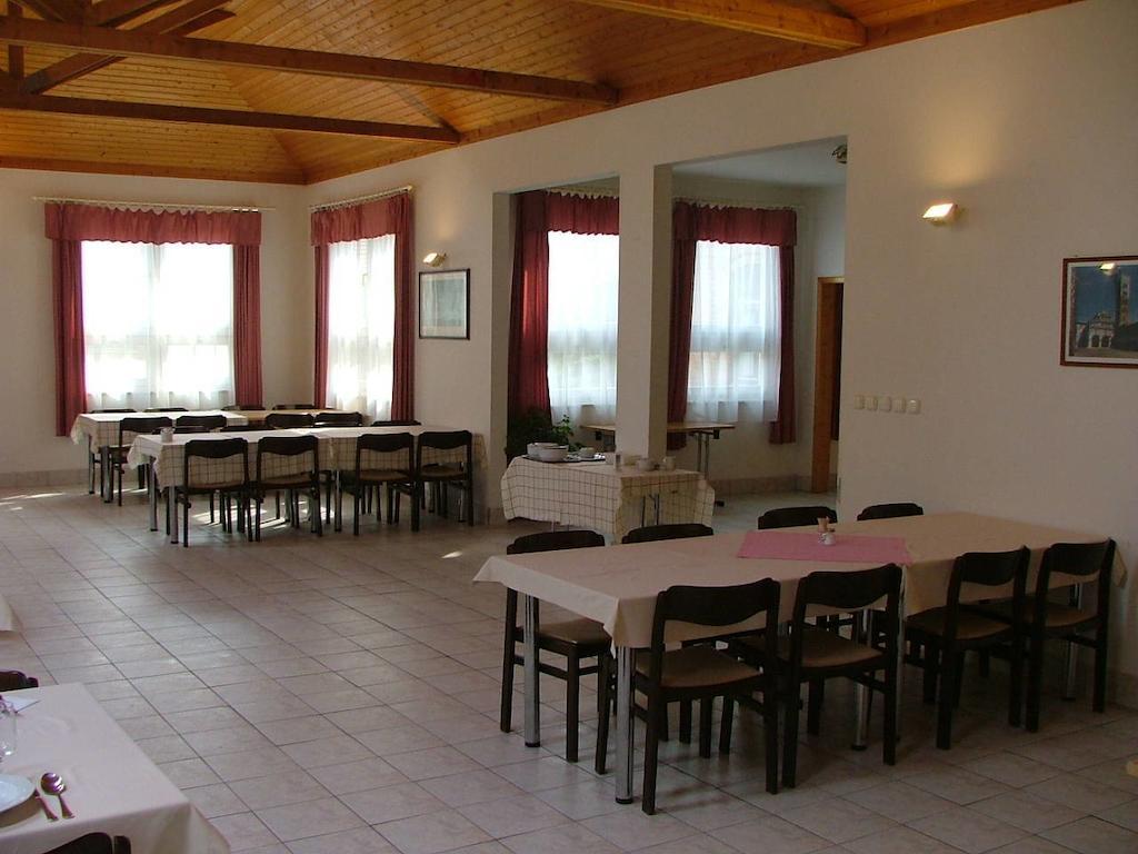 Albergue Martineum Felnőttképző Akadémia Szombathely Exterior foto